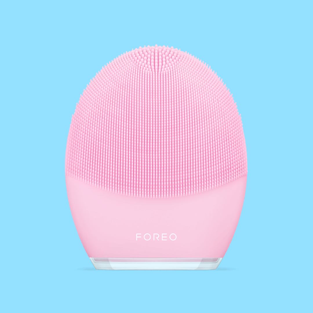 FOREO LUNA 3: Elevate your skincare routine with the FOREO LUNA 3, a cutting-edge facial cleansing and massaging device for clearer, smoother, and more radiant skin
