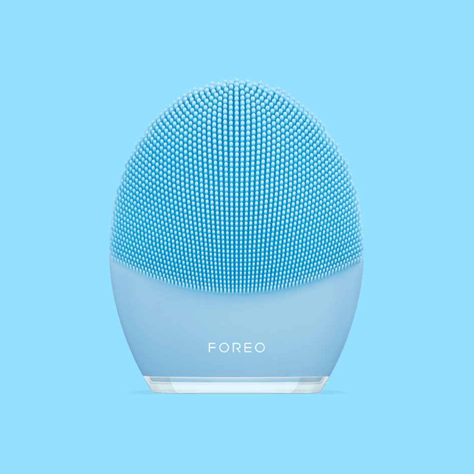 FOREO LUNA 3: Elevate your skincare routine with the FOREO LUNA 3, a cutting-edge facial cleansing and massaging device for clearer, smoother, and more radiant skin
