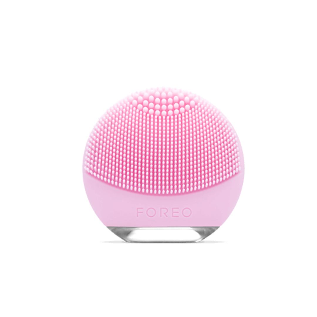 FOREO LUNA Go: Portable and powerful facial cleansing device, providing on-the-go skincare for a refreshed and radiant complexion