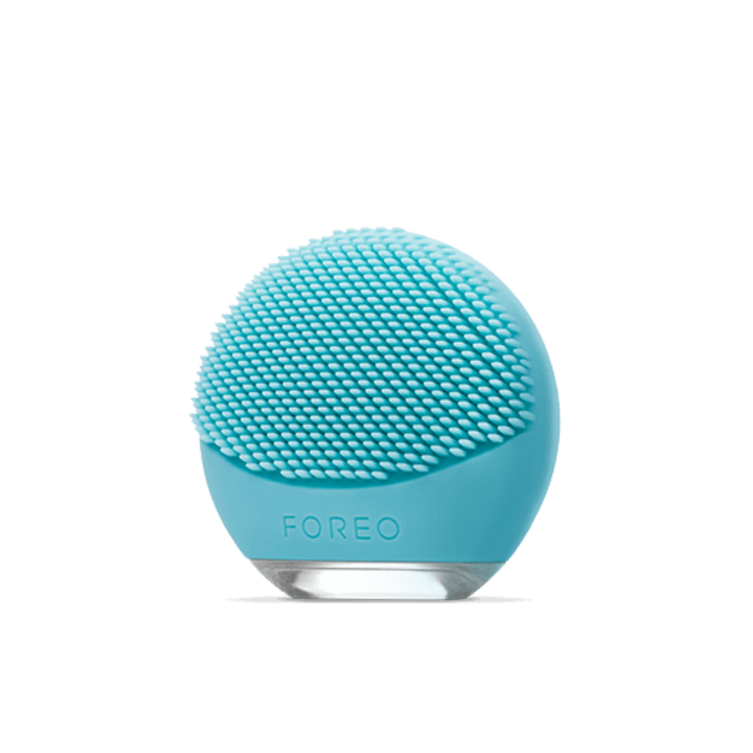 FOREO LUNA Go: Portable and powerful facial cleansing device, providing on-the-go skincare for a refreshed and radiant complexion