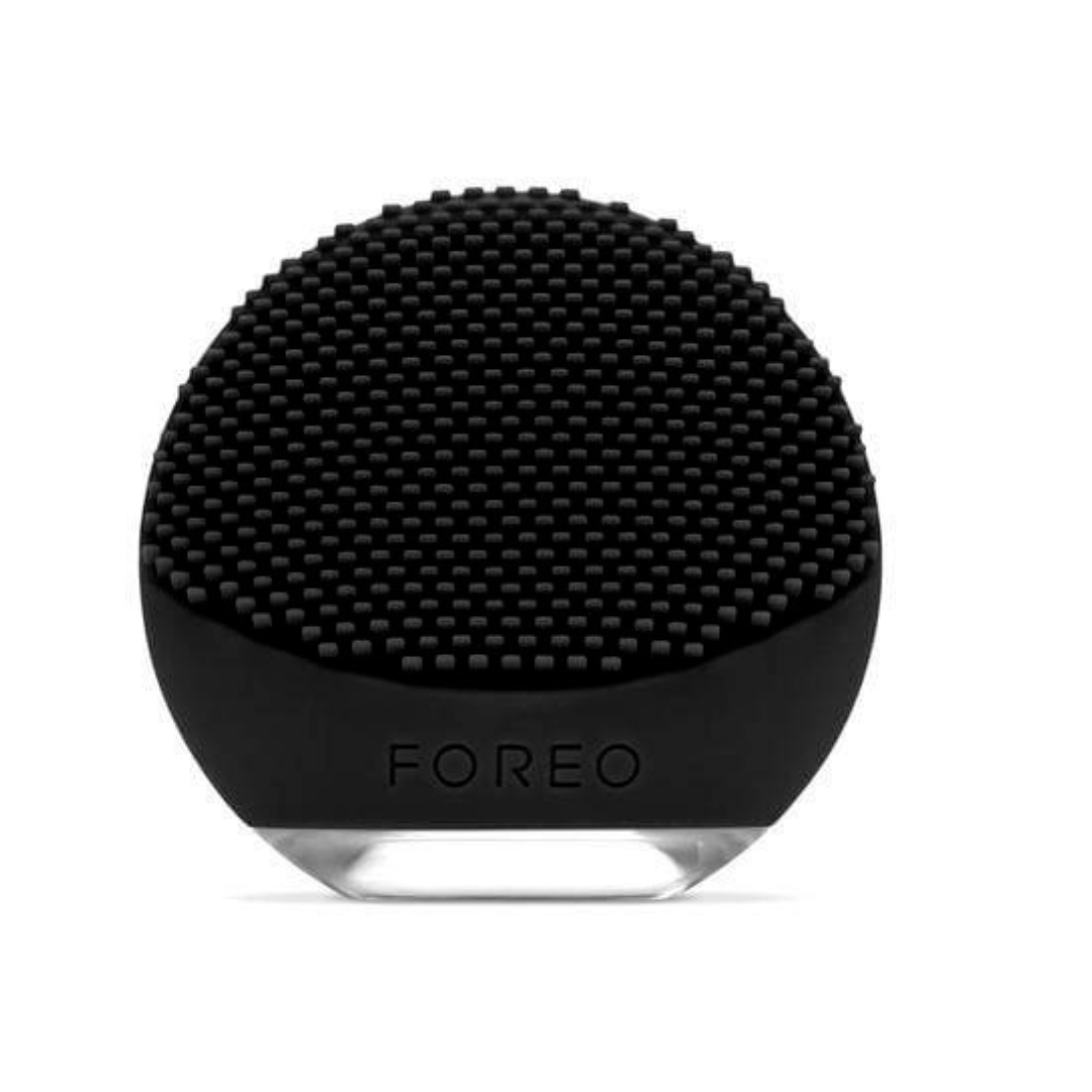 FOREO LUNA Go: Portable and powerful facial cleansing device, providing on-the-go skincare for a refreshed and radiant complexion