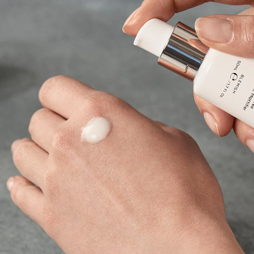 MEDIK8 Balance Moisturiser With Glycolic Acid Activator 50ml: Achieve balanced and radiant skin with MEDIK8 Balance Moisturiser, a hydrating moisturizer infused with glycolic acid activator to promote smoother, clearer, and more even-toned complexion.