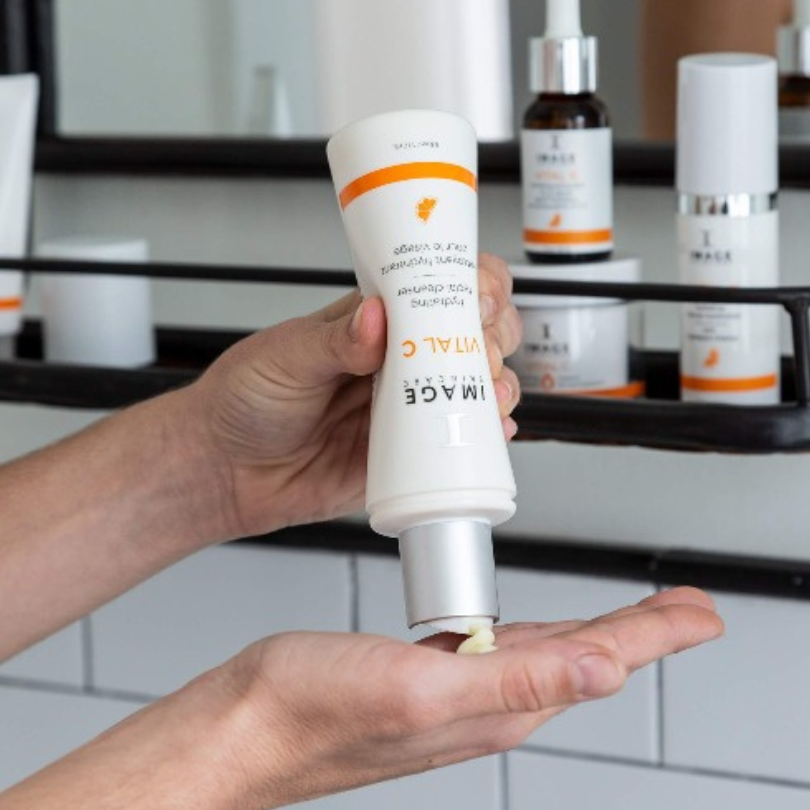 Reveal radiant and hydrated skin with IMAGE SKINCARE Vital C Hydrating Facial Cleanser, a nourishing and antioxidant-rich cleanser that gently removes impurities, hydrates the skin, and enhances its natural glow for a revitalised and refreshed complexion.