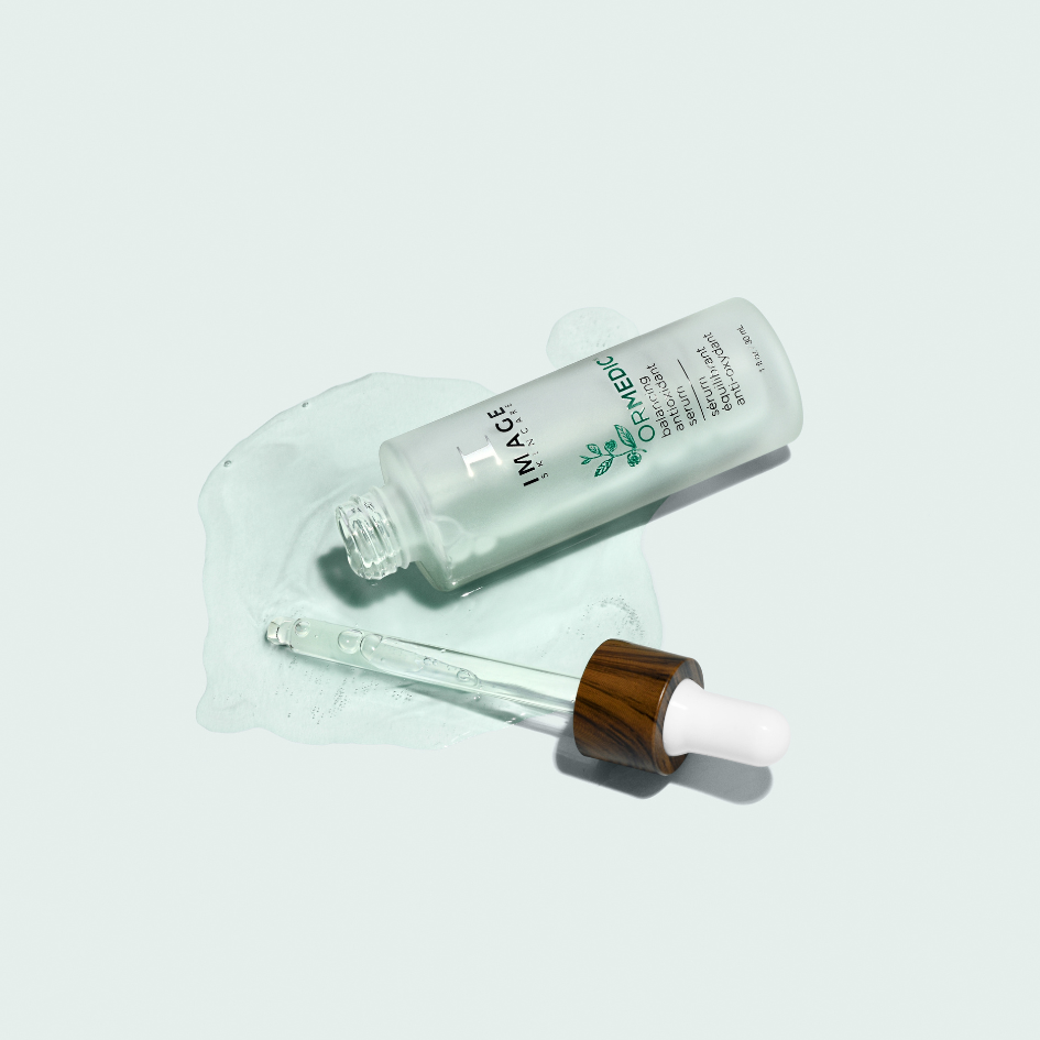 Restore balance to your skin with the nourishing power of the IMAGE SKINCARE Ormedic Balancing Anti-Oxidant Serum. This antioxidant-rich serum is specially formulated to rebalance and hydrate your skin, leaving it refreshed and revitalized. Infused with a blend of organic ingredients, it helps to soothe and protect your skin from environmental stressors, promoting a healthy and youthful complexion. Experience the natural radiance and rejuvenation of your skin with this luxurious anti-oxidant serum.