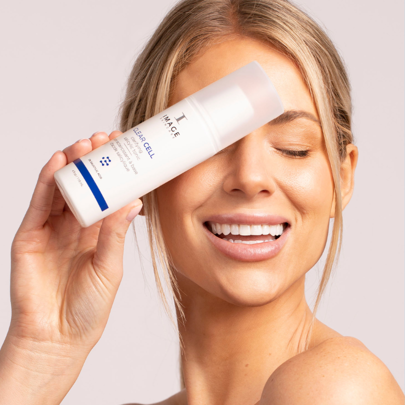 Achieve clear and blemish-free skin with the Clear Cell Salicylic Clarifying Tonic by IMAGE SKINCARE. Formulated with salicylic acid, this clarifying tonic helps to exfoliate and unclog pores, reducing the appearance of acne and breakouts. It also balances oil production and promotes a clear complexion. Experience the refreshing and clarifying benefits of the Clear Cell Salicylic Clarifying Tonic for a smoother and healthier-looking skin.