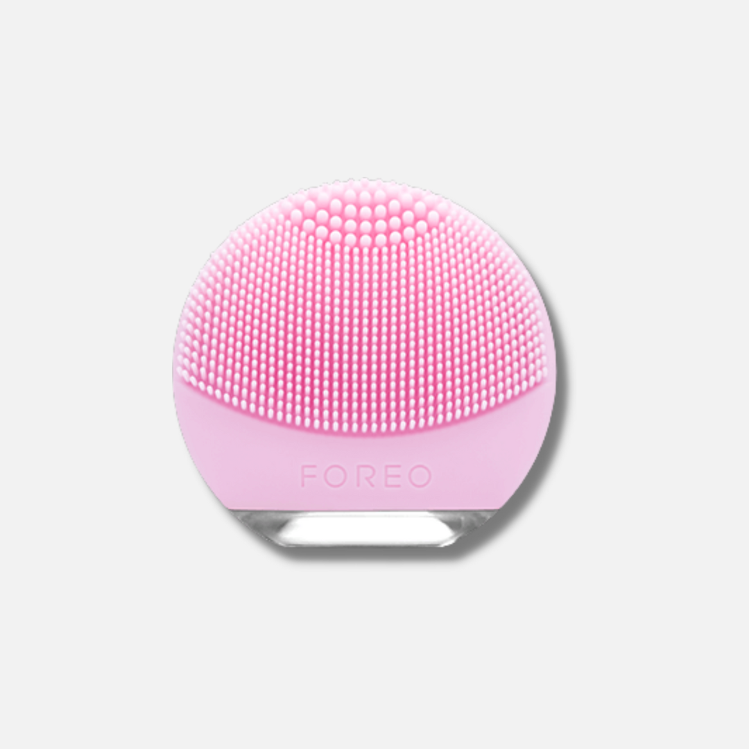 FOREO LUNA Go: Portable and powerful facial cleansing device, providing on-the-go skincare for a refreshed and radiant complexion