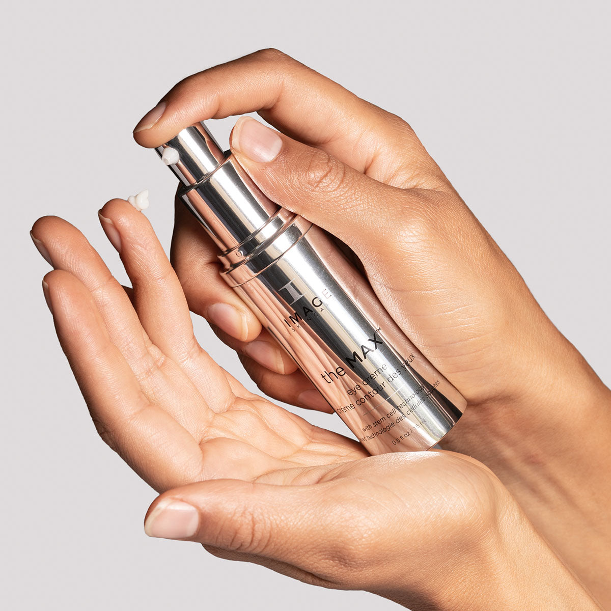Revitalise and nourish your delicate eye area with The Max Stem Cell Eye Creme by IMAGE SKINCARE. This advanced formula is enriched with stem cells and peptides to help reduce the appearance of fine lines, wrinkles, and dark circles. It provides intense hydration and improves the overall texture and firmness of the skin around the eyes. Experience the power of stem cell technology for younger-looking, brighter eyes with The Max Stem Cell Eye Creme.