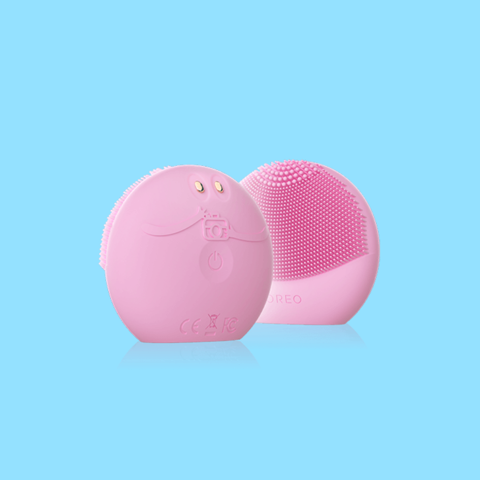 FOREO LUNA Fofo: Enhance your skincare regimen with the FOREO LUNA Fofo, a smart facial cleansing brush that analyzes your skin and provides personalized skincare routines for a healthy and glowing complexion