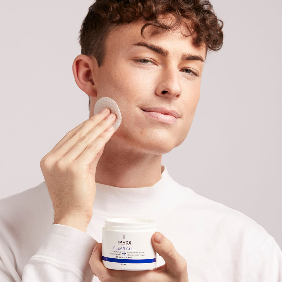 Keep your skin clear and blemish-free with the power of IMAGE SKINCARE Clear Cell Salicylic Clarifying Pads. These convenient pads are infused with salicylic acid, a potent ingredient known for its ability to exfoliate and unclog pores, helping to prevent and treat acne breakouts. With 60 pads in each container, they are perfect for on-the-go use and are suitable for all skin types. Experience the clarifying and refreshing benefits of these pads, leaving your skin clean, smooth, and balanced.
