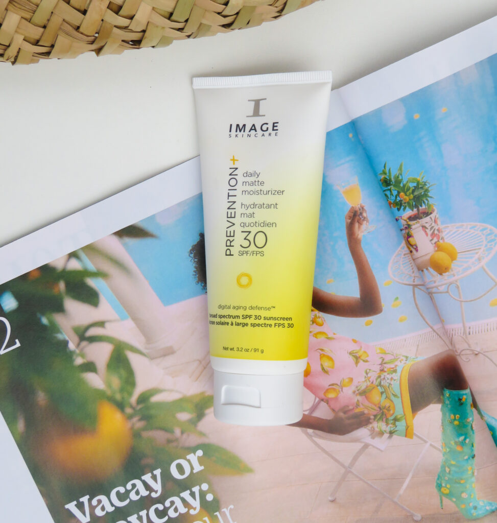 Protect and hydrate your skin with IMAGE SKINCARE Prevention+ Daily Hydrating Moisturiser SPF30, a lightweight and hydrating moisturizer with broad-spectrum SPF 30 that shields the skin from harmful UV rays while providing essential hydration for a healthy and radiant complexion.