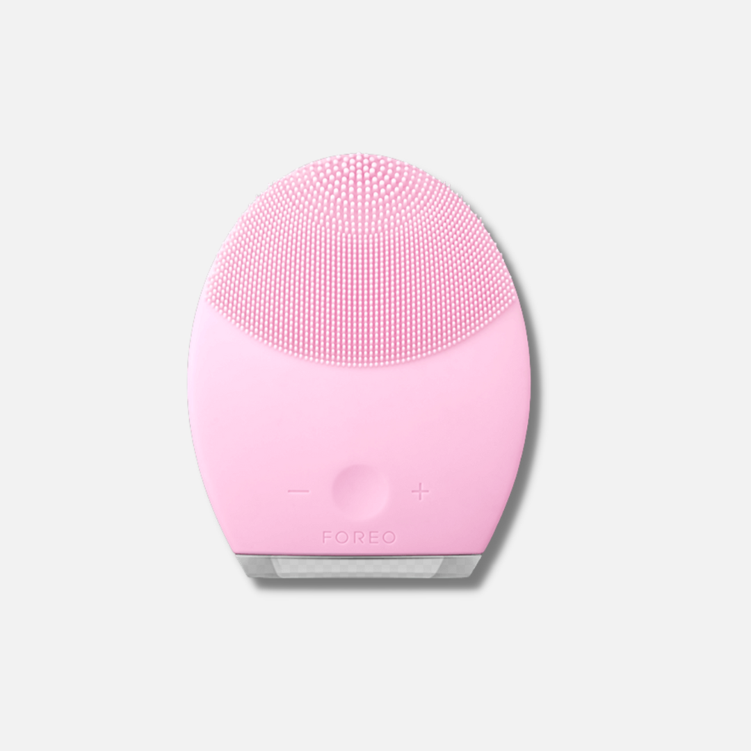 FOREO LUNA 2: Experience deep and gentle facial cleansing with the FOREO LUNA 2, a revolutionary skincare device for a radiant and refreshed complexion